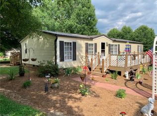 1060 Knob Creek Rd, Pinnacle, NC 27043