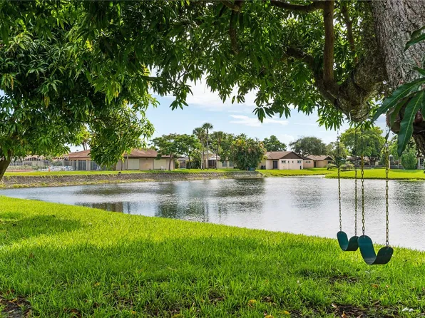 3220 E Meadows Cir #3220, Hollywood, FL 33025