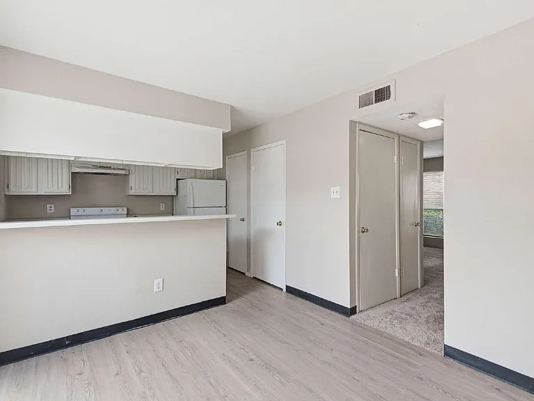 2120 Wilcrest Dr #108 — Photo 5