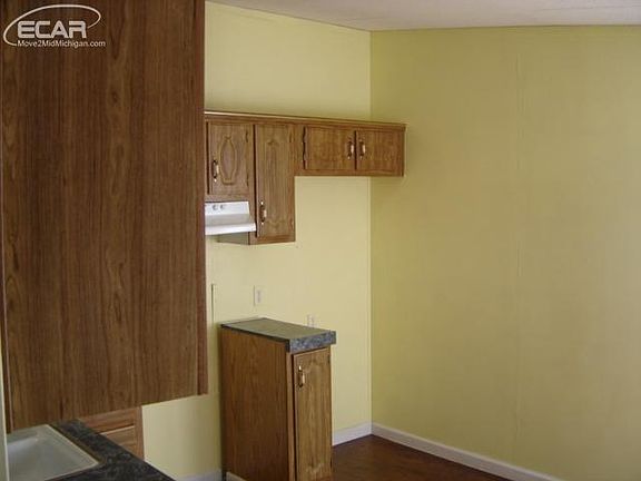 4th image of 1191 Norton St
