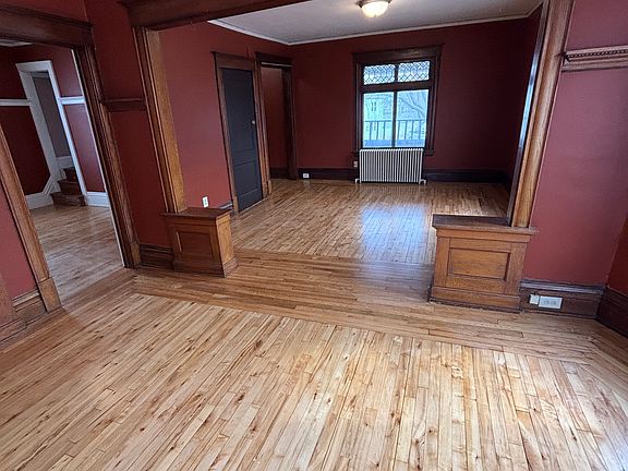 2nd image of 3204 Minnehaha Ave APT 2
