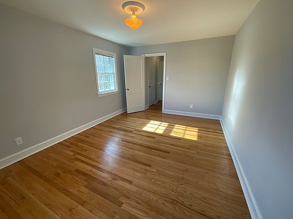 3rd image of 305 Shirley St APT 31