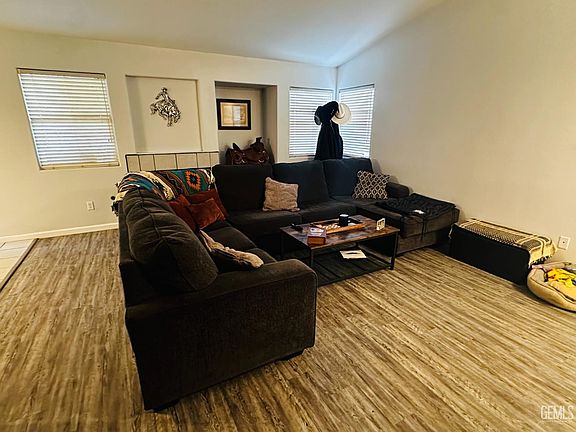 5th image of 8105 Mossrock Dr