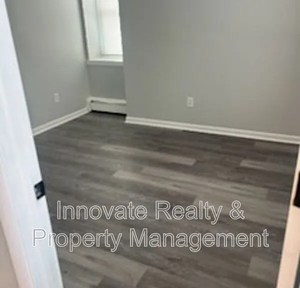 29 E Logan Ave #11 — Photo 2