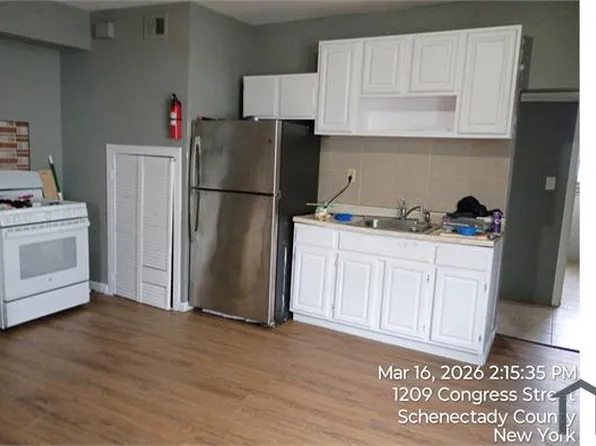 1209 Congress St APT 2, Schenectady, NY 12303