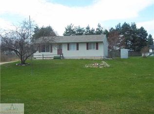 826 S Smith Rd, Eaton Rapids, MI 48827