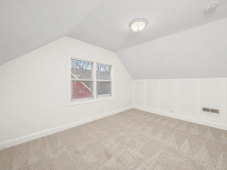 2512 Salem Blvd — Photo 10