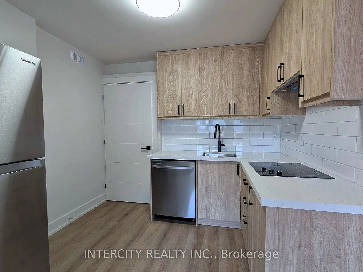 1 bed, $2,000 — Photo 3