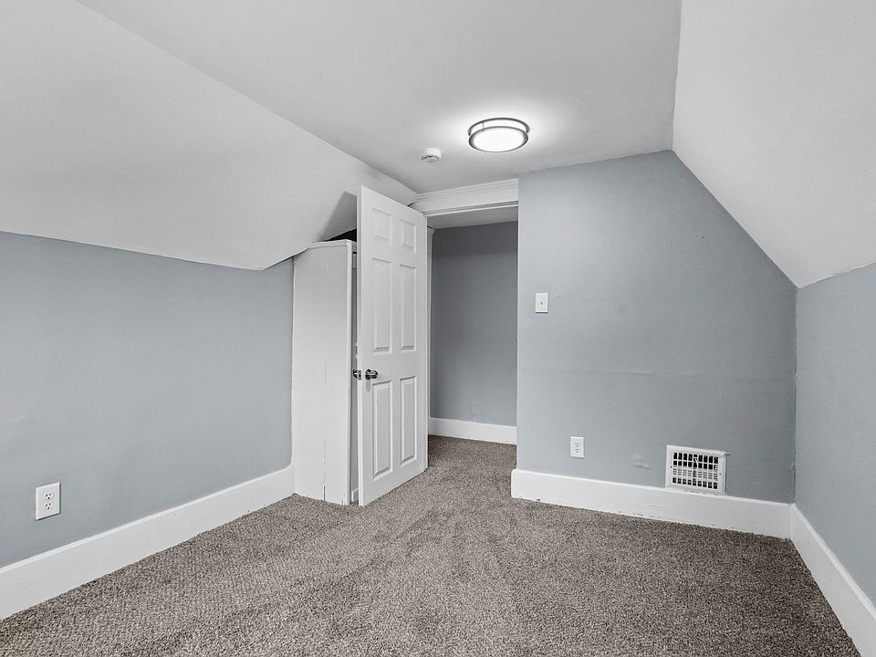 247 Moss St, photo 17