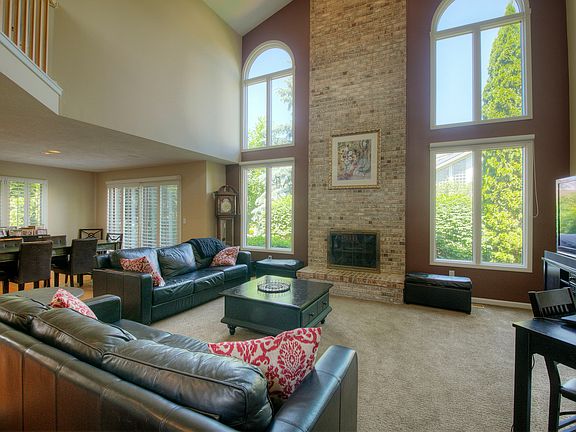 3rd image of 1385 Forest Bay Dr