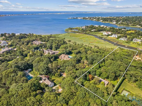 27 Jagger Lane, Westhampton, NY 11977