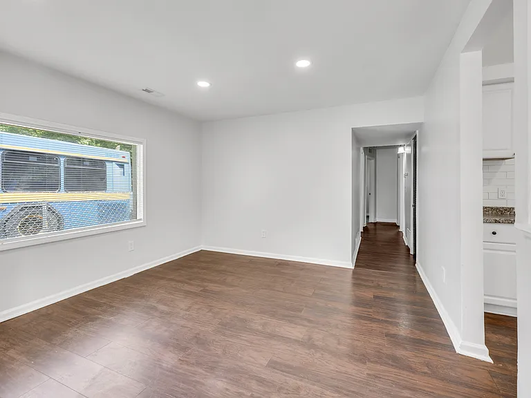 14360 Chapel St — Photo 2