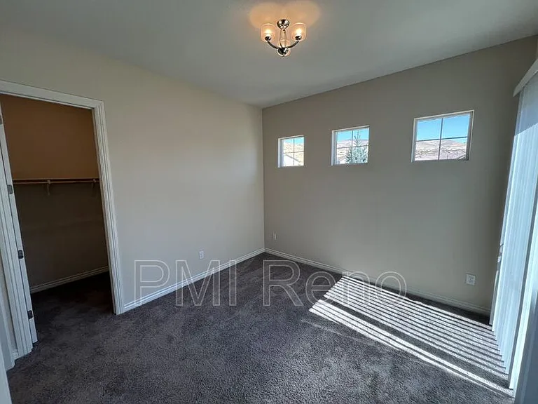 8378 Simsbury Dr — Photo 18