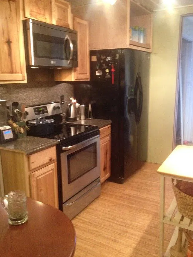 3 bed, 1.5 bath, 940 sqft, $2,150 — Photo 1