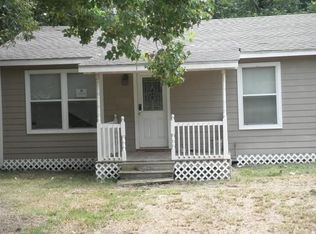 1016 N Chenango St, Angleton, TX 77515