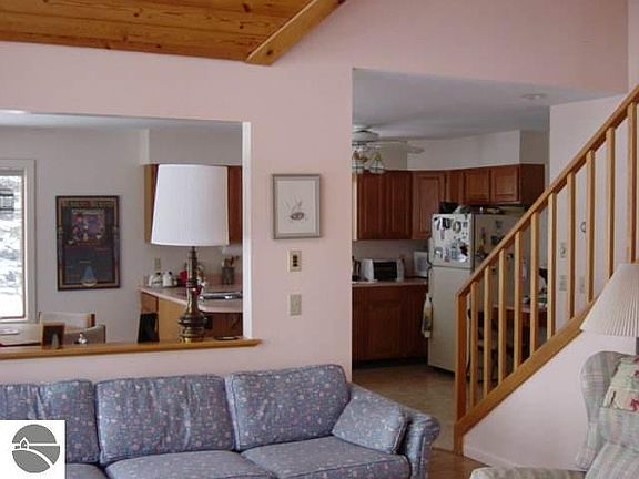 3rd image of 7712 N Shore Ct