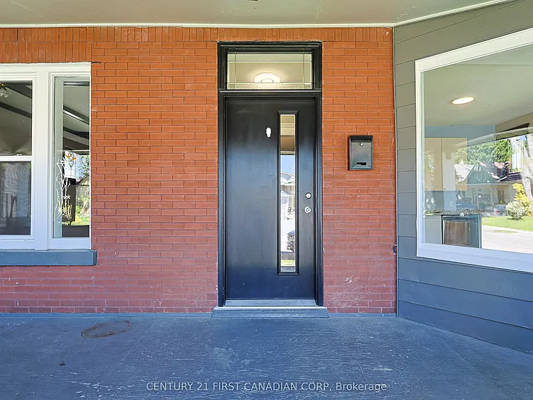 444 Dorinda St #MAIN FLOOR — Photo 27
