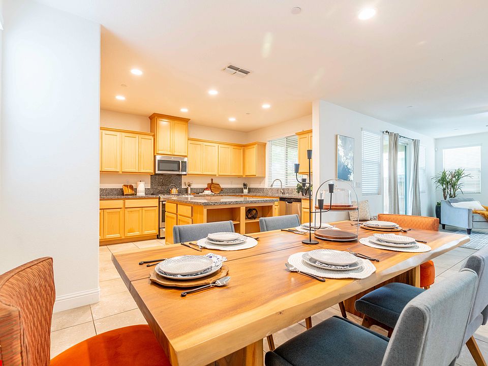 Beautiful wood slab dining table for 6