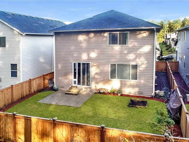 8935 Corona St NE — Photo 15