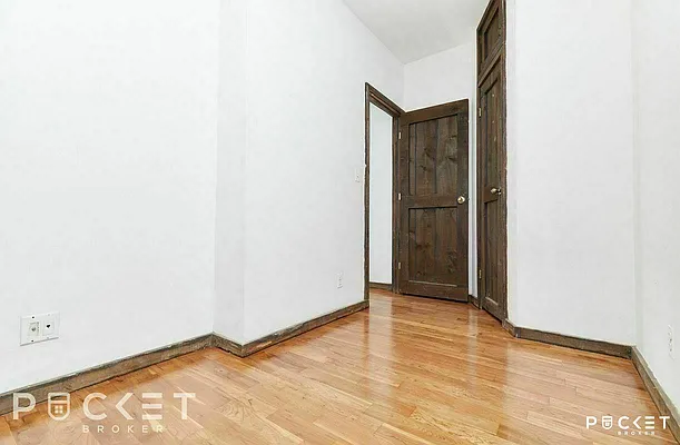 Rented by PocketBroker Inc | media 21