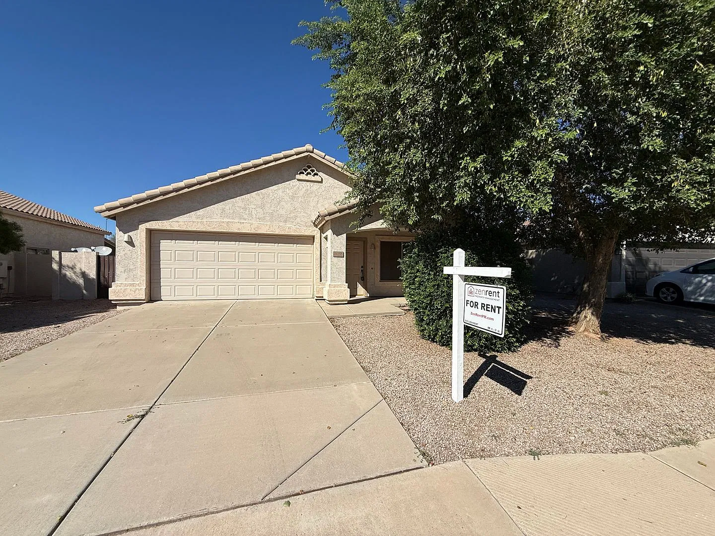 Beautiful 3 Bed, 2 Bath Home In Mesa! — Photo 1