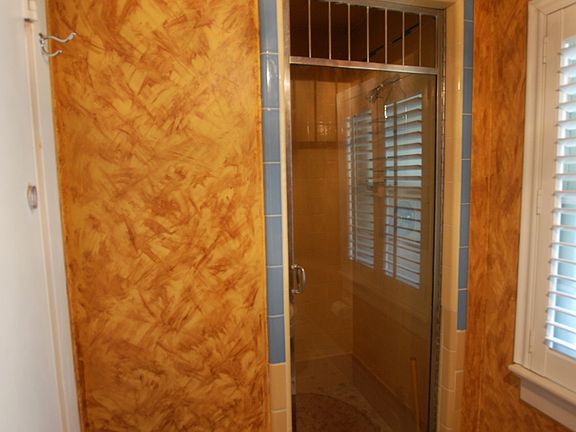 5th image of 1100 Evergreen Rd