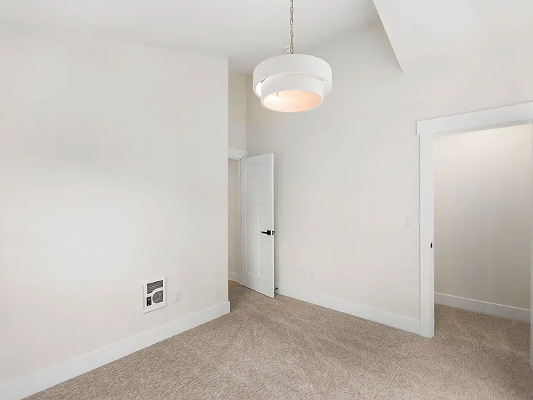 3205 NE 98th St — Photo 16