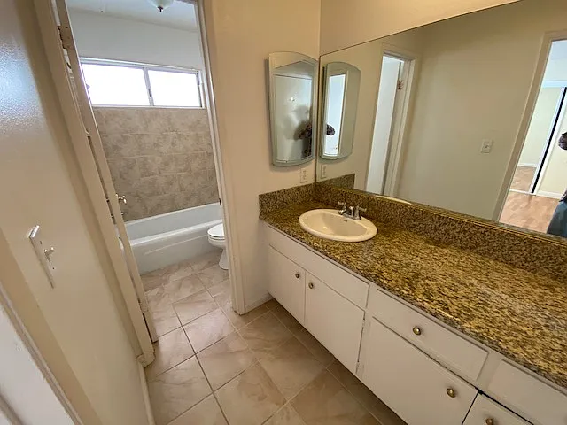 12731 Mitchell Ave #4 — Photo 11