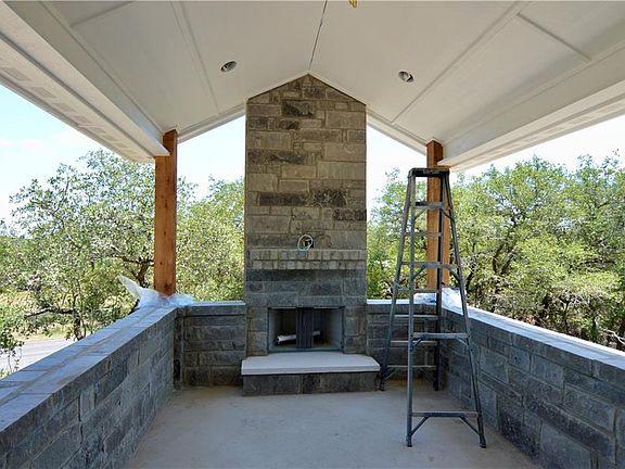 3rd image of 1722 Birch Ln