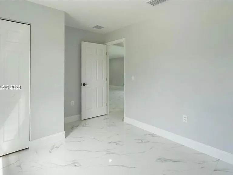 761 Kirkman Ave — Photo 7