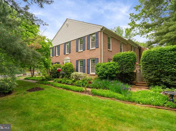 2375 Albot Rd, Reston, VA 20191