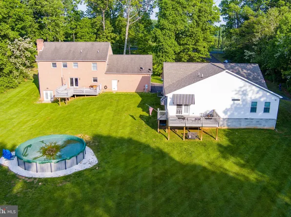 1862 Goldmiller Rd, Bunker Hill, WV 25413