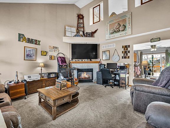 4th image of 7 Lake Ridge Ct