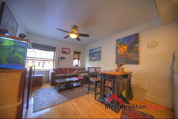 Rented by Metropolitan Realty | media 21