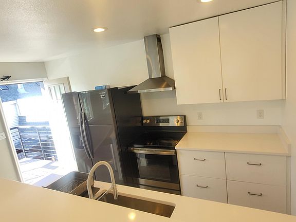 5th image of 3744 S Bannock St #A