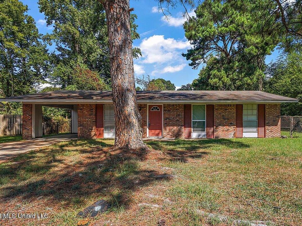 1st image of 173 Grover Cleveland Cir