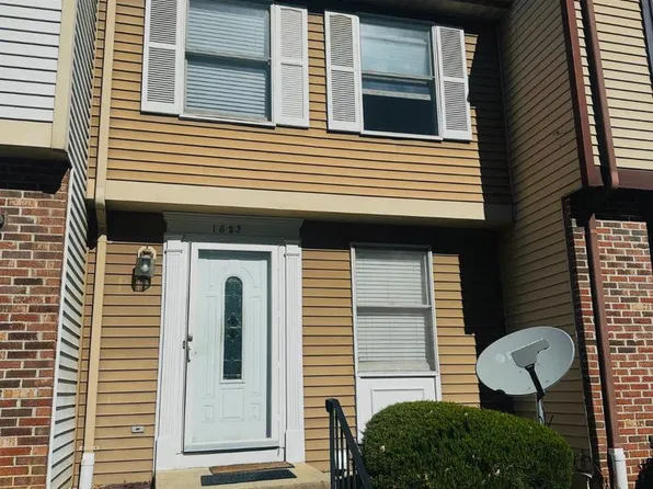 1652 Devil Ln, Woodbridge, VA 22192