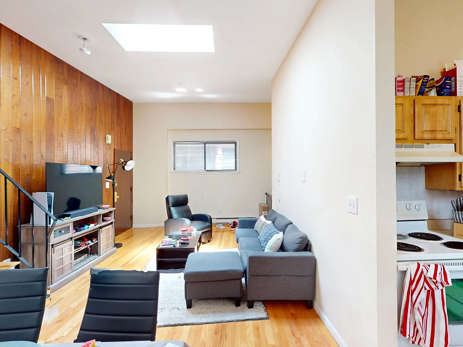 2 bed, 1.0 bath, $3,795 — Photo 4
