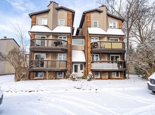 2513 Cleroux Cres #1A, Ottawa, ON K1W 1B7