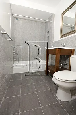 Rented by Bouklis Group | media 21