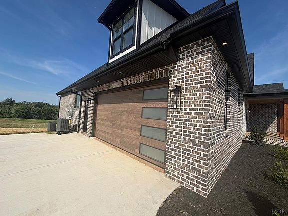 5th image of 1105 Bravo Ln