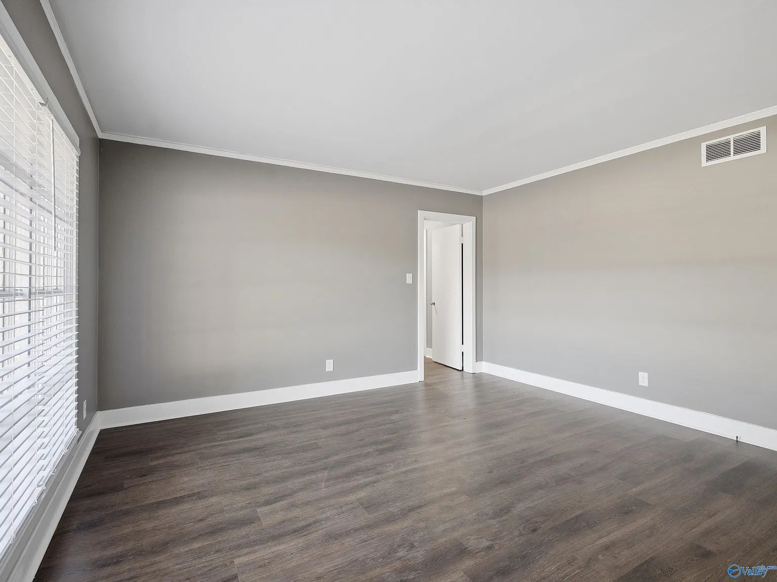 2 bed, 1.0 bath, 1200 sqft, $1,425 — Photo 3