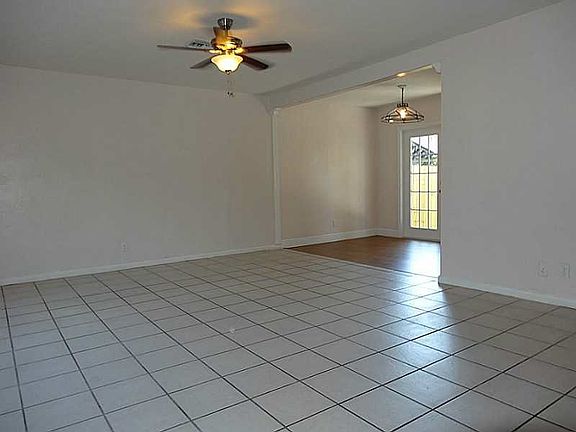 3rd image of 832 NE 18th Ct