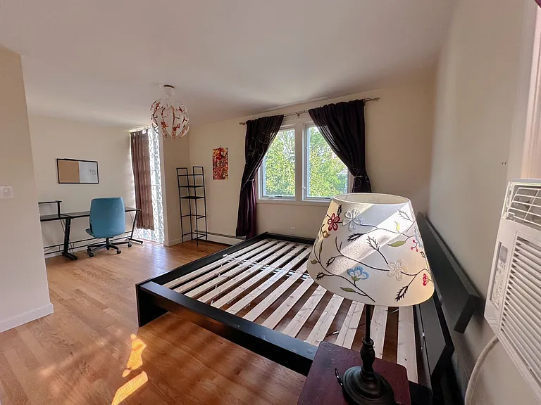208 University Ave — Photo 14