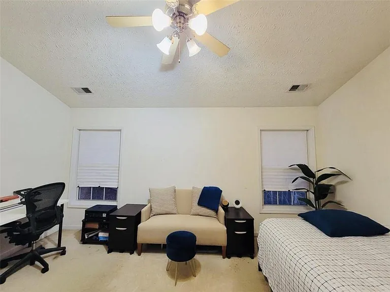 6904 Silver Bend Pl — Photo 14