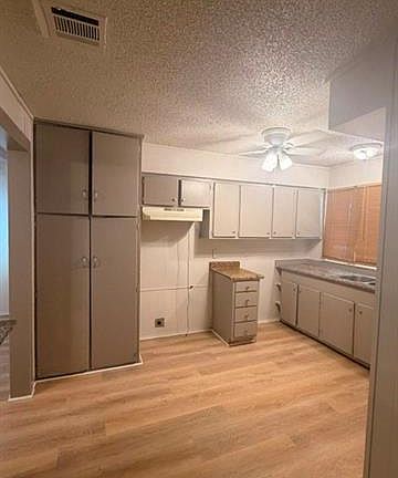 5th image of 4661 Stephen Girard Ave