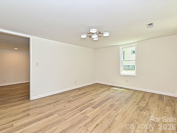 5th image of 1228 Wilmington Ave