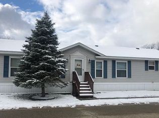 544 E Pondview Dr, Morrice, MI 48857