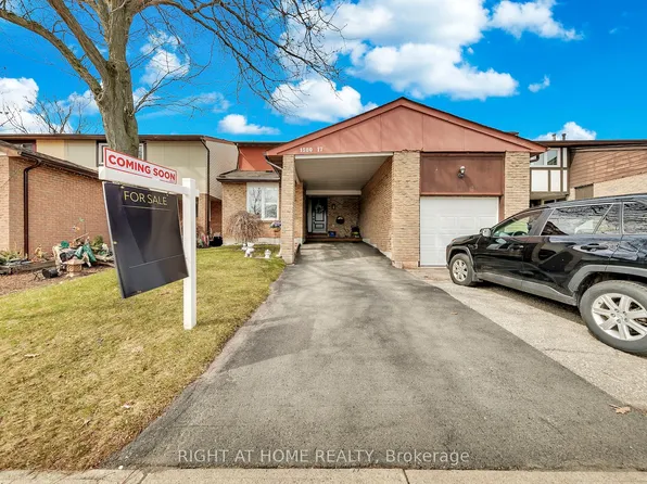 1580 Lancaster Dr #17, Oakville, ON L6H 2Z5