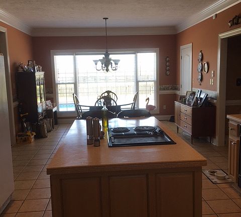 Kitchen/Breakfast Nook
